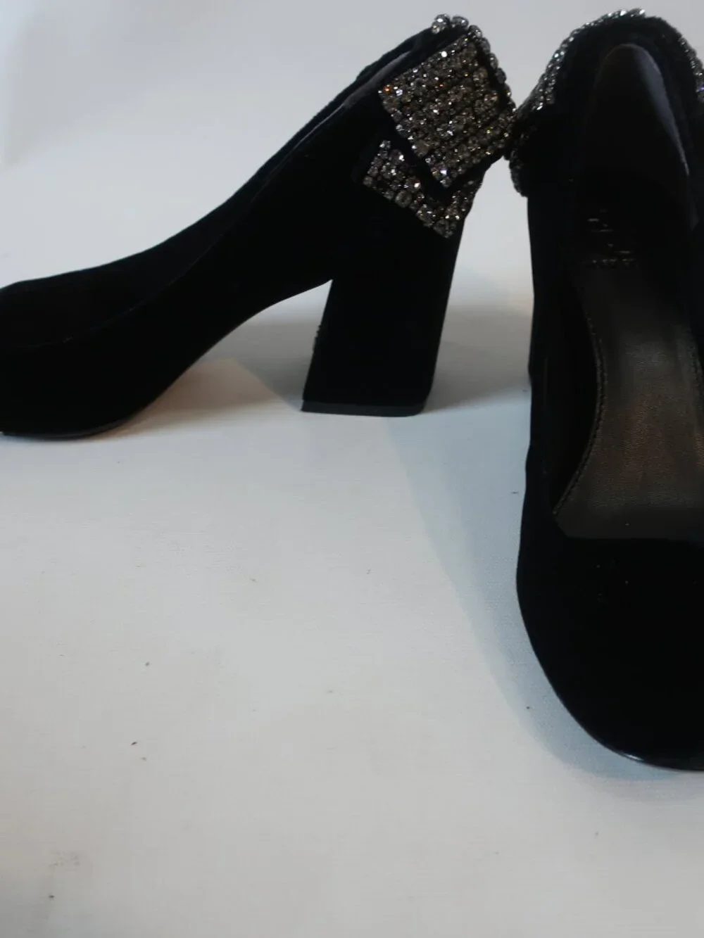 NWOB Womens Tory Burch Black Josephine Velvet Rhinestone Bow Pumps 5.5